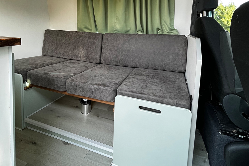 Interior sofa cama
